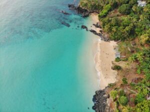 Lire la suite à propos de l’article Loin des regards mais plus des esprits : un climat de changement pour la conservation marine à Madagascar